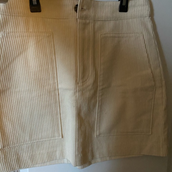 SALE 🎈H&M Cream Corduroy Mini skirt. - Picture 2 of 4